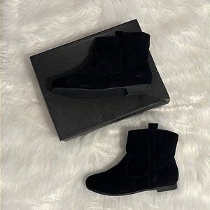 Black boots